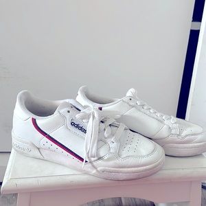 adidas Continental 80
White Scarlet Navy